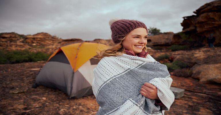 Wool vs. Cotton: Blanket Comparison for Comfort and Warmth